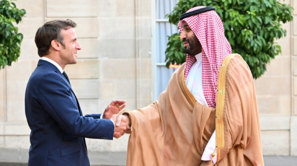 Macron und bin Salman wollen Folgen des Ukraine-Kriegs gemeinsam "abmildern"