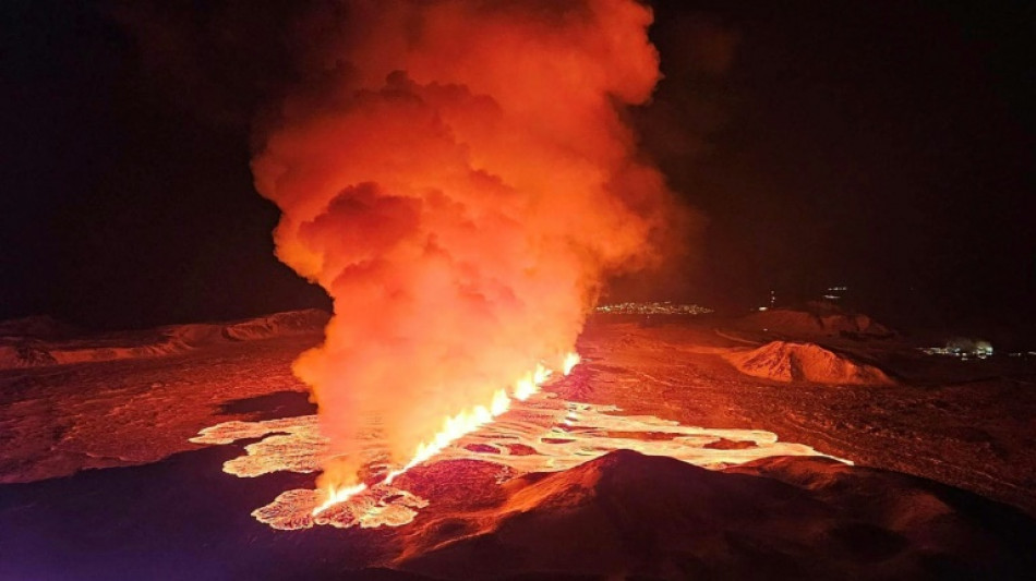 Vulkan in Island ausgebrochen: Bis zu 80 Meter hohe Lavafontänen