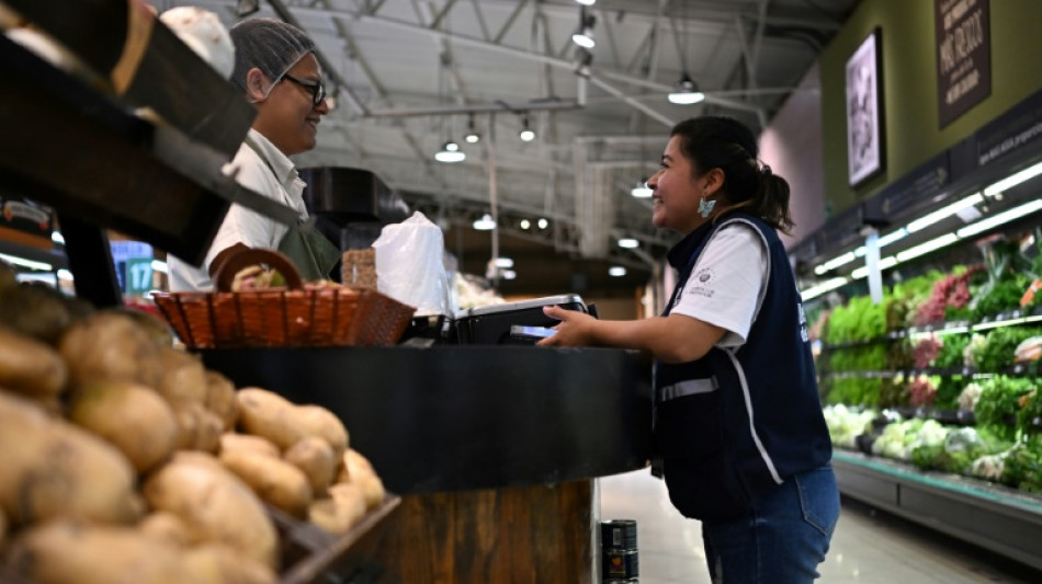 Bukele ordena abertura de mercados móveis para conter aumento dos preços dos alimentos em El Salvador