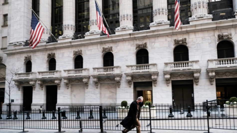 Wall Street creuse ses pertes malgré un bon rapport sur l'emploi