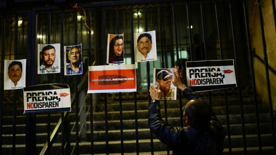 Periodistas protestan por ataques y asesinatos de compañeros en México