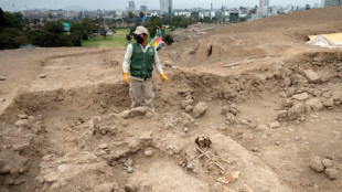 Obreros de una compañía de gas hallan un cementerio prehispánico en Lima