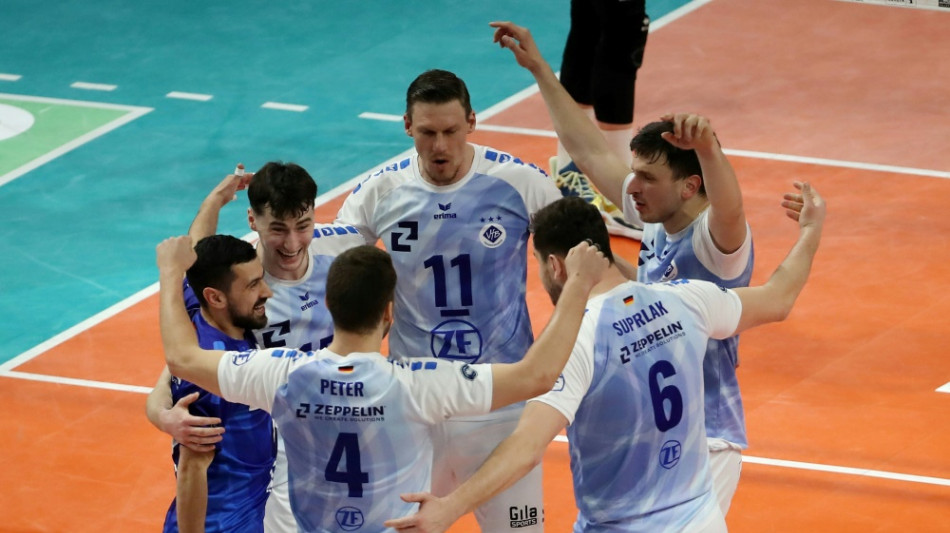 Volleyball: Champion Berlin verliert Finalauftakt