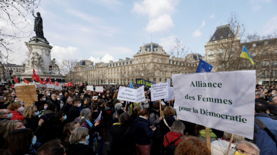 Proteste in Paris und London gegen den Ukraine-Krieg