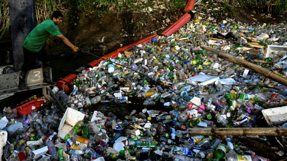 Panama's water wheel trash collector keeps plastic at bay