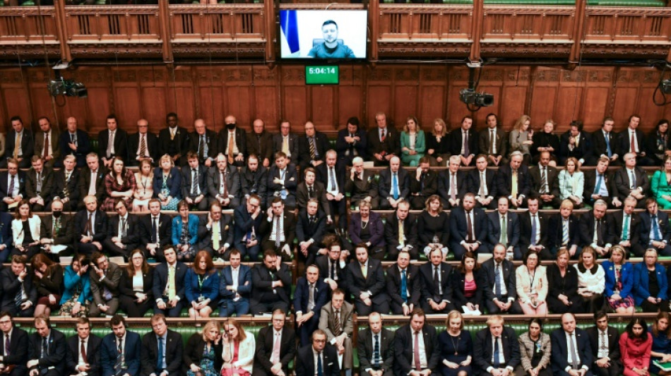 "Lucharemos hasta el final", dice el presidente ucraniano al parlamento británico evocando a Churchill