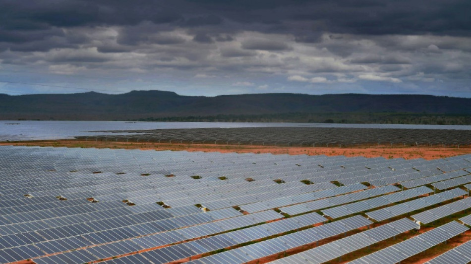 América Latina avanza con "éxitos" en transición a energías renovables (informe)