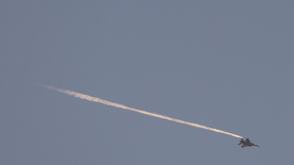 Israele, 'Idf ha colpito siti di lancio razzi a Khan Yunis'