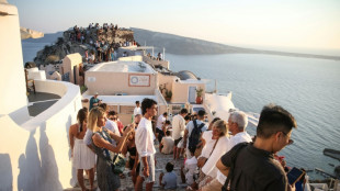 Santorin, "l'île Instagram" au bord de la saturation touristique