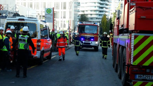 Bergung von noch verschüttetem Toten nach Arbeitsunfall in Hamburg läuft weiter