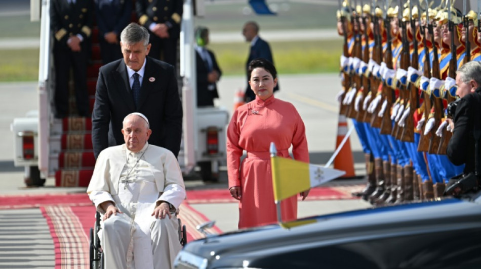 Papst Franziskus zu Besuch in Mongolei eingetroffen