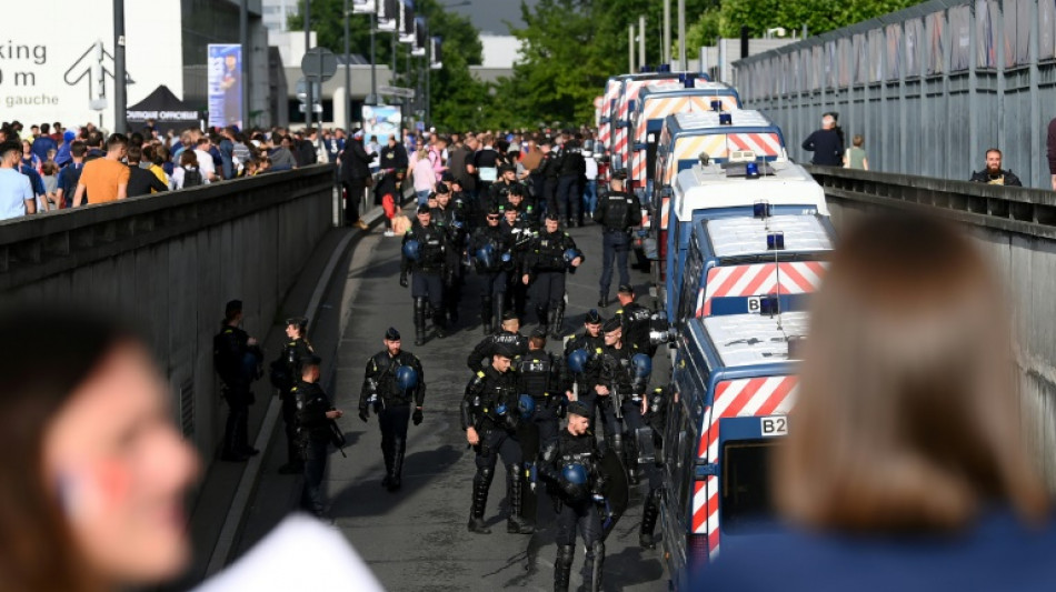 La violencia policial se invita a la campaña de las legislativas en Francia