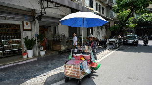 Vietnam: les vendeuses de rue en première ligne face à la canicule