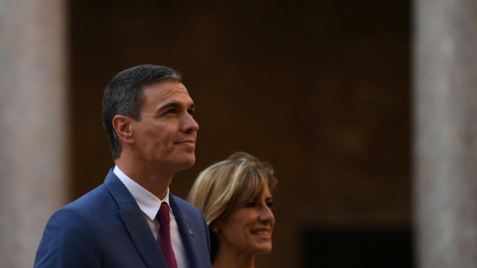 La justicia española ordena restringir la investigación a la mujer de Pedro Sánchez, pero sin archivarla