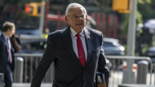 Senador democrata Bob Menéndez é declarado culpado de corrupção nos EUA