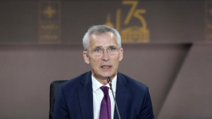 Stoltenberg, 'alleati intensificano aiuti militari a Kiev'