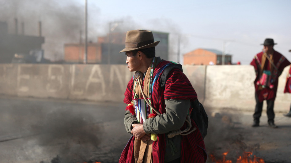 Blocchi stradali in Bolivia per chiedere le dimissioni di Arce