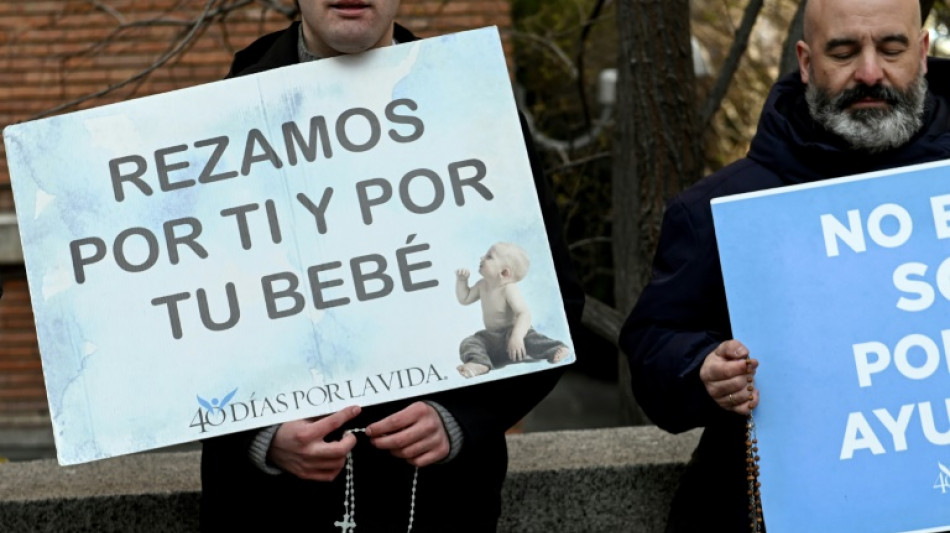El aborto en España, un derecho con obstáculos
