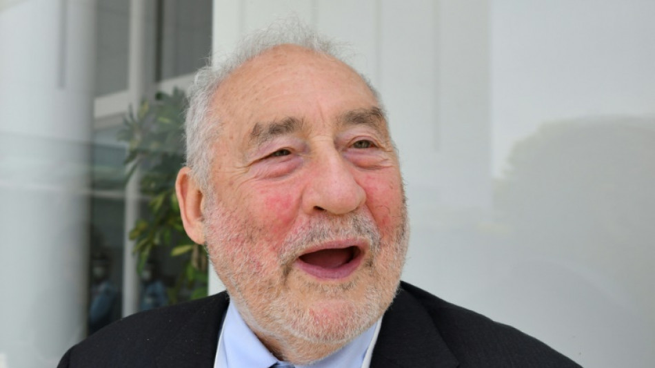 Stiglitz: políticas 'hostis' dos EUA contra a China podem dividir o mundo em dois blocos