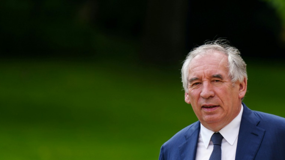 François Bayrou, premier allié de Macron, Premier ministre à l'usure