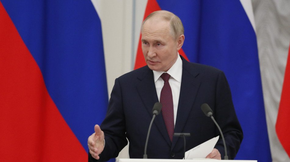 Putin si congratula con Pezeshkian, rafforzare i legami