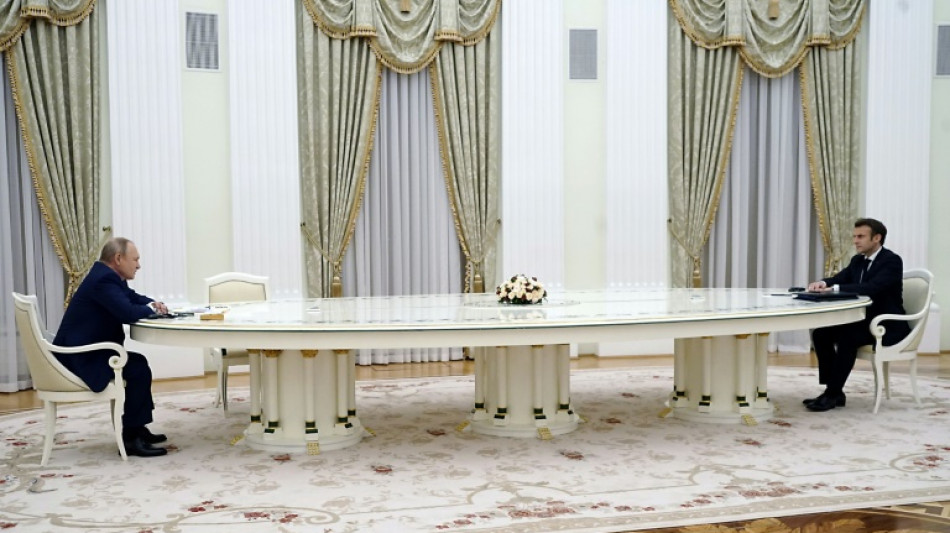 Hoping for peace: Italian craftsman claims Putin's table