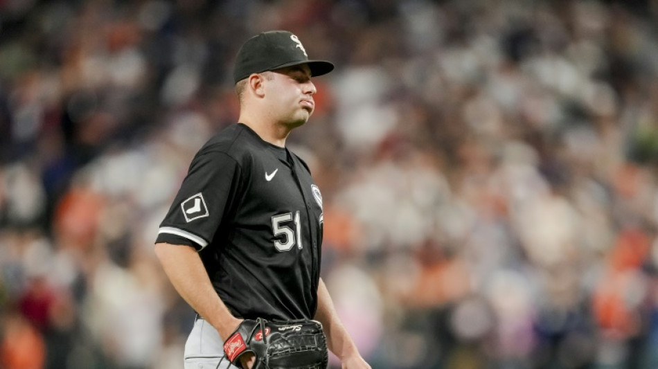 White Sox break MLB record for defeats in a season