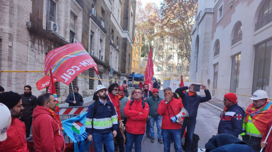 Cgil: 118mila lavoratori in crisi industriali