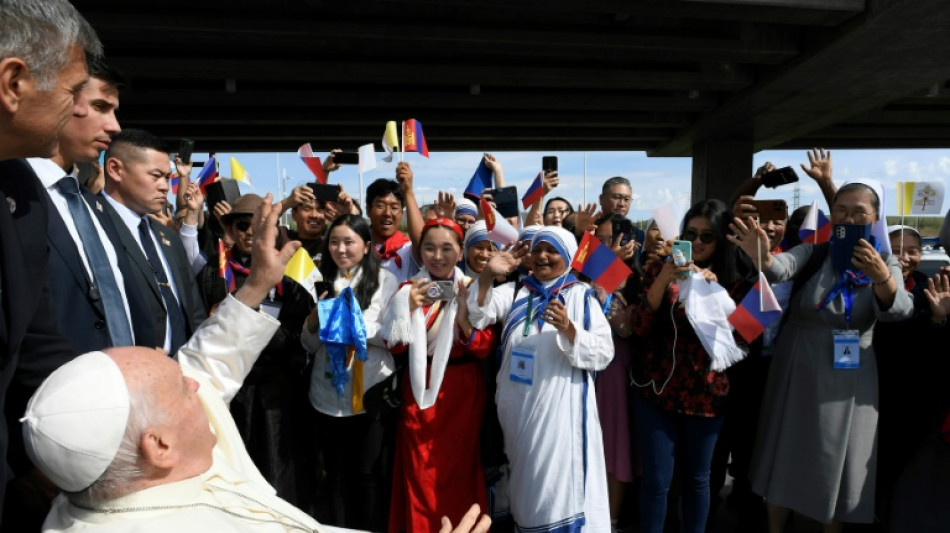 Papst Franziskus zu Besuch in der Mongolei eingetroffen