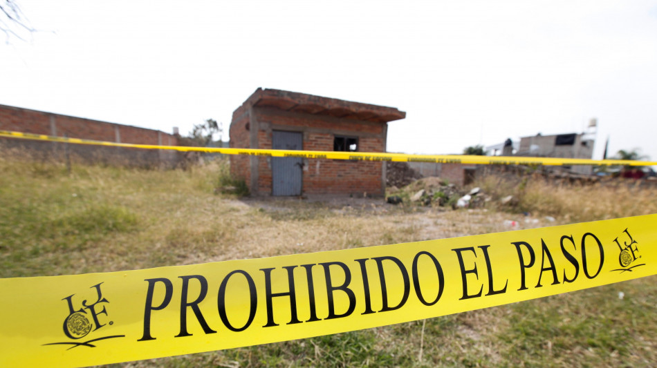 Salgono a 31 i corpi trovati in fosse comuni in Messico