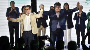 El independentista catalán Puigdemont deja la presidencia de su partido