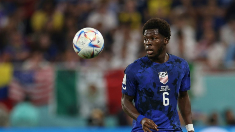 Milan contrata meio-campista americano Yunus Musah