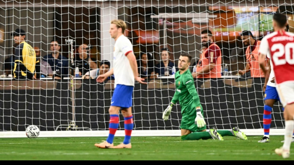 De uniforme branco, Barça perde para o Arsenal (5-3) em sua estreia na pré-temporada em Los Angeles