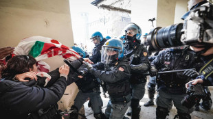 Corteo studenti a Torino, tensioni con forze dell'ordine