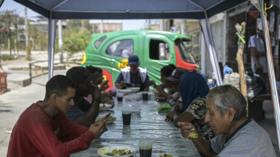 Chef peruano promove 'cozinha otimizada' em refeitórios populares