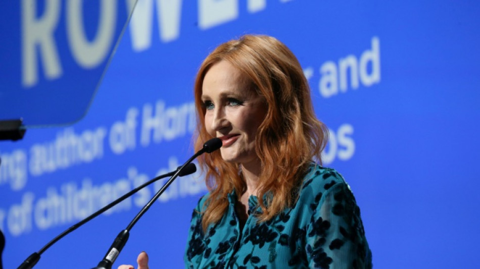 J.K. Rowling ofrecer donar hasta un millón de libras para los huérfanos en Ucrania