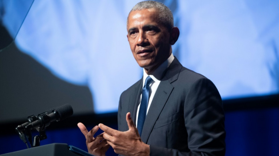 Obama appelle à réguler les réseaux sociaux, responsables de "l'affaiblissement des démocraties"