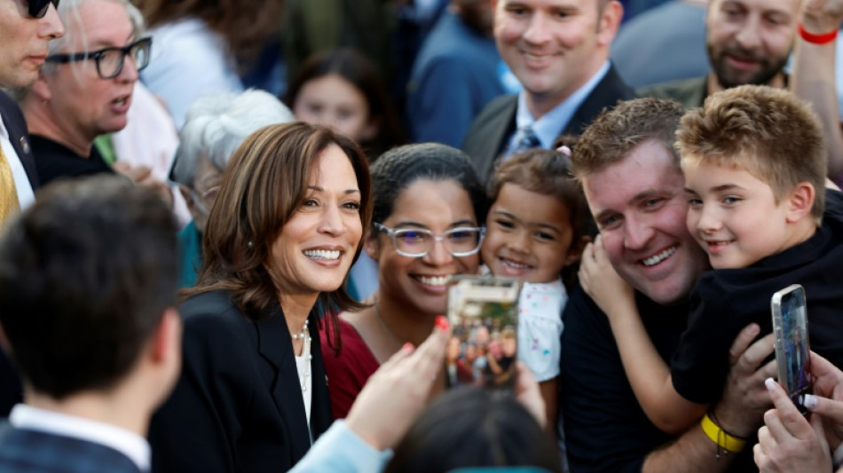 Harris et Trump à tambour battant dans les Etats-clés à un mois de la présidentielle