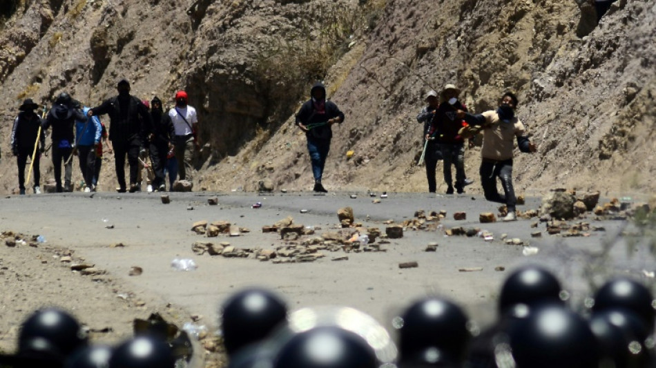 Bolivie: les partisans de l'ex-président Morales retiennent 200 militaires 