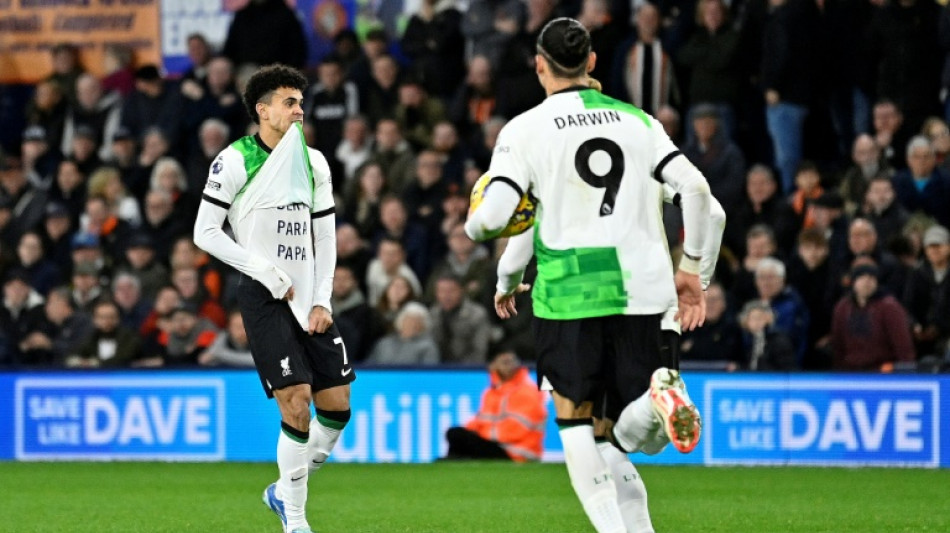 Luis Díaz dá empate ao Liverpool nos acréscimos e dedica gol a seu pai, sequestrado na Colômbia