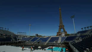 JO: au pied de la tour Eiffel, comment faire disparaître un stade en huit semaines