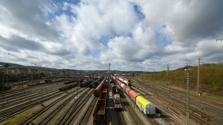 Gewerkschaft EVG setzt DB Frist bis 12.00 Uhr 