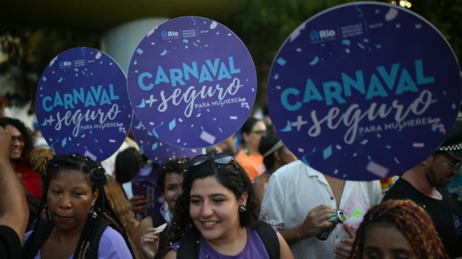 'Não é não': Carnaval carioca quer proteger as mulheres