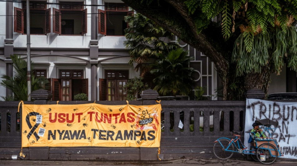 Seis acusaciones tras la estampida humana en el estadio en Indonesia
