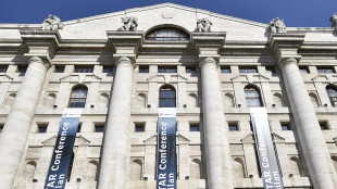 Borsa: Milano tiene (+0,2%), corrono Inwit e Campari, giù Banco