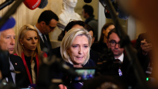 Le Pen in Parlamento, 'è la fine di un governo effimero'