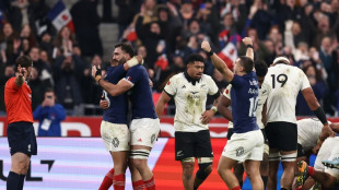 Rugby: le XV de France arrache une troisième victoire de suite contre les All Blacks