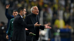 Mourinho sees red as Fenerbahce hold Man Utd