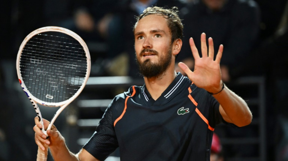 Medvedev vence Tsitsipas e vai enfrentar Rune na final do Masters 1000 de Roma