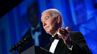 Biden se moque de Trump lors du dîner annuel des correspondants de la Maison Blanche